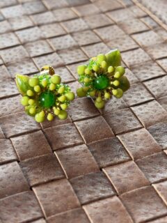 〜新緑のイヤリング💚〜
⁡
⁡
オーダーのイヤリングです
⁡
⁡
数年前にネックレスをご購入くださった
お客様から、ネック部分の変更のご依頼と、
セットで使えるイヤリングのオーダーを
いただきました
⁡
⁡
緑がとっても綺麗なエポフラワー
小ぶりですが存在感バッチリ👍
⁡
⁡
⁡
ネックレスを大切に長くご愛用いていただき
嬉しい限りです☺️
ありがとうございます💕
⁡
⁡
⁡
これからも皆さまに長く愛される
アクセサリーを作り続けていきたいと
思った今回のご依頼でした✨✨
⁡
⁡
⁡
⁡
⁡
 @ribes.jewelry の作品はオンラインショップで
ご覧いただけます
⁡
ショップはプロフィール欄から飛べますよ
ショップでお待ちしています😉
⁡
⁡
⁡
⁡
⁡
𓍼𓍼𓍼𓍼𓍼𓍼𓍼𓍼𓍼𓍼𓍼𓍼𓍼𓍼𓍼𓍼𓍼𓍼𓍼𓍼𓍼
投稿が良かったら、いいねとシェアを
よろしくお願いします💕
⁡
また他の投稿も見たい方は
こちらからフォローしてください💐
↓↓
@𝗿𝗶𝗯𝗲𝘀.𝗷𝗲𝘄𝗲𝗹𝗿𝘆
⁡
⁡
⁡
⁡
@𝗿𝗶𝗯𝗲𝘀.𝗷𝗲𝘄𝗲𝗹𝗿𝘆は
𝟱𝟮歳からのアクセサリー、取り揃えています！
❊❊❊❊❊❊❊❊❊❊❊❊❊❊❊❊❊❊❊❊❊❊❊❊❊
⁡
⁡
⁡
#新緑のイヤリング
#グリーンのイヤリング
#お花のイヤリング
#ネックレスとイヤリングのセット
⁡
⁡